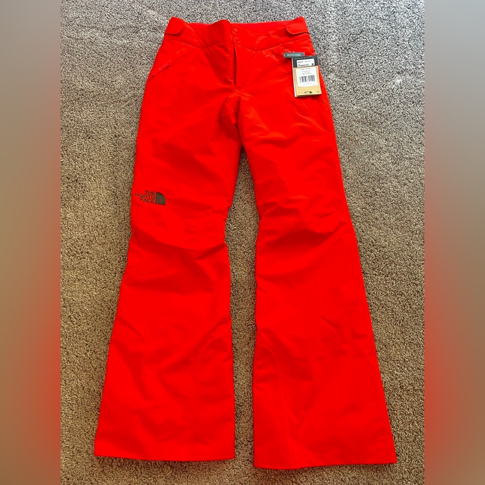 The North Face women’s size small snow pants NWT